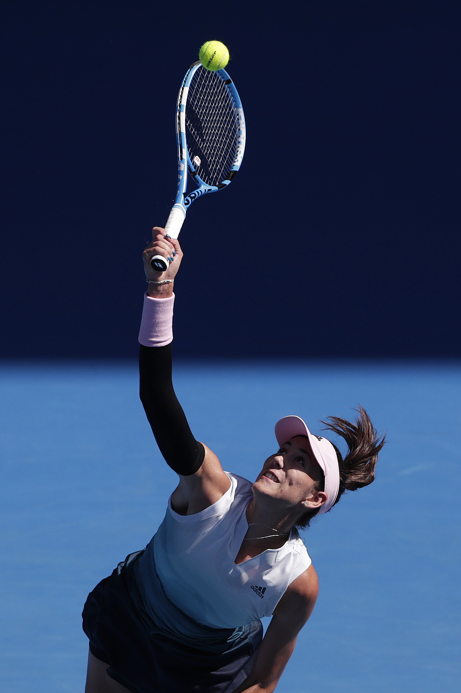 员中脱颖而 员中脱颖而